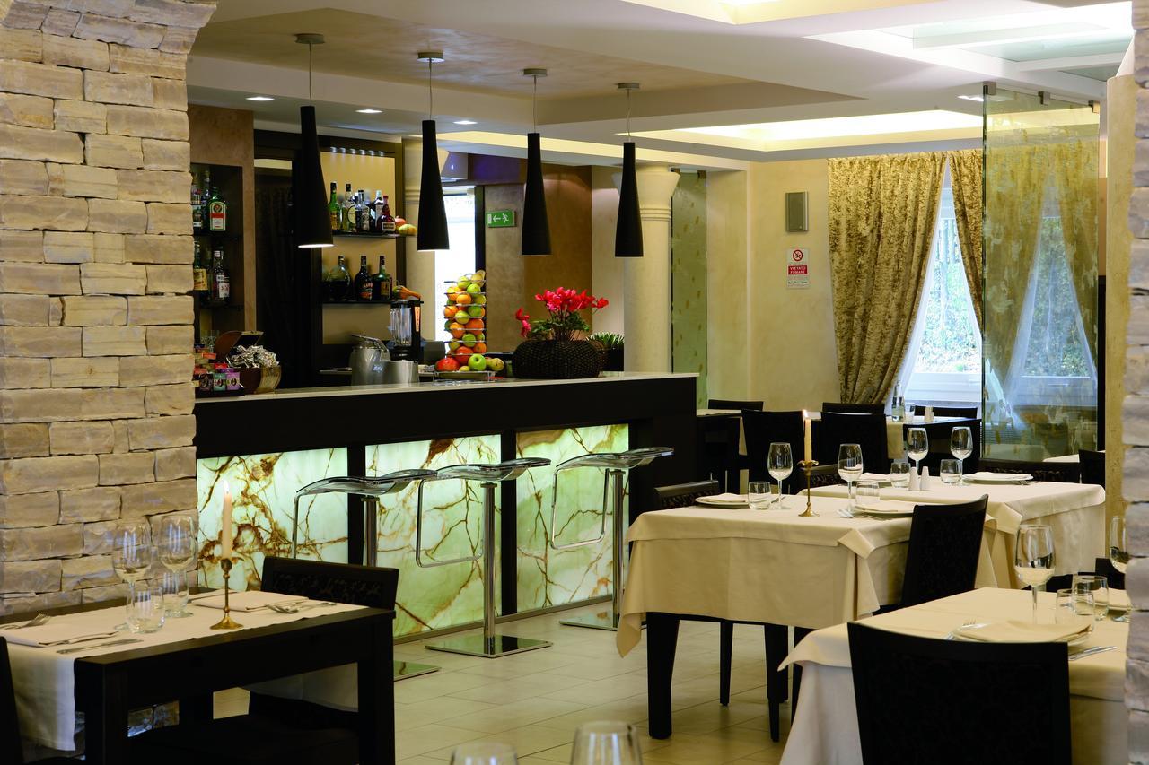 Albergo Ristorante Marcheno Exterior photo